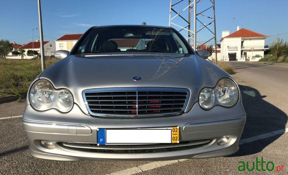 2002' Mercedes-Benz C-220 Avantgarde photo #1