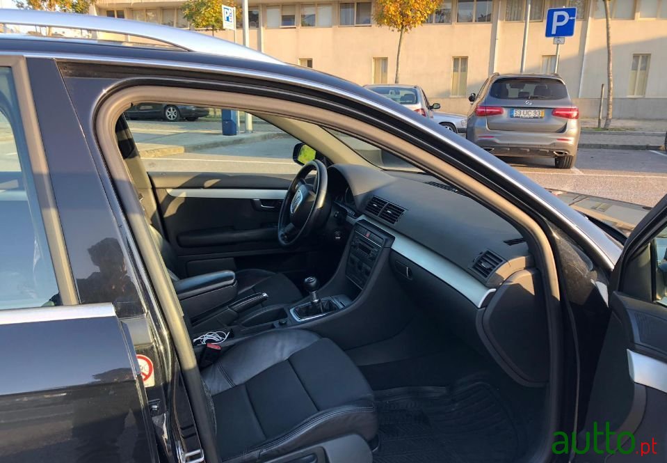 2005' Audi A4 Avant photo #6