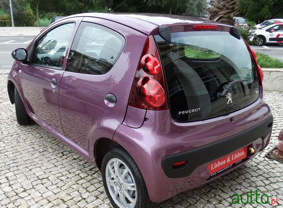 2012' Peugeot 107 photo #4