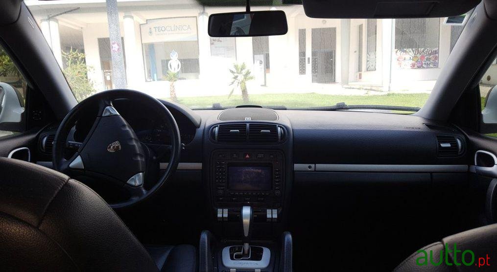 2006' Porsche Cayenne Tiptronic photo #3