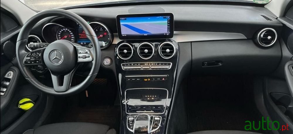2019' Mercedes-Benz Classe C photo #4