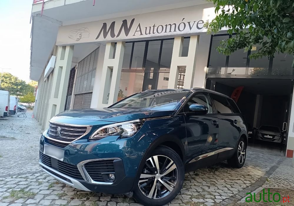 2019' Peugeot 5008 photo #1