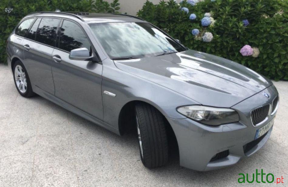 2011' BMW 520 D Touring Pack M Original photo #2