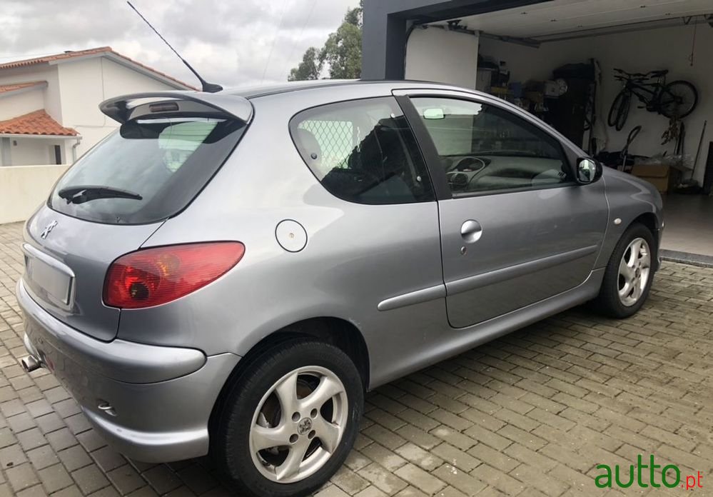 2004' Peugeot 206 1.6 Hdi Xs photo #2