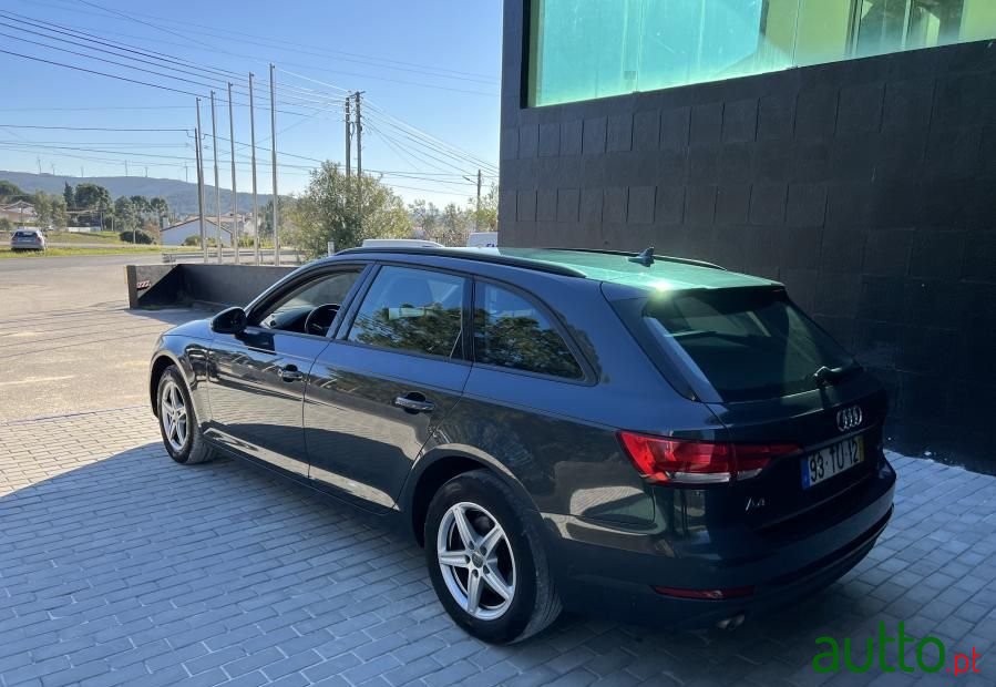 2017' Audi A4 Avant photo #3