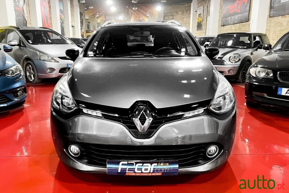 2016' Renault Clio Sport Tourer photo #2