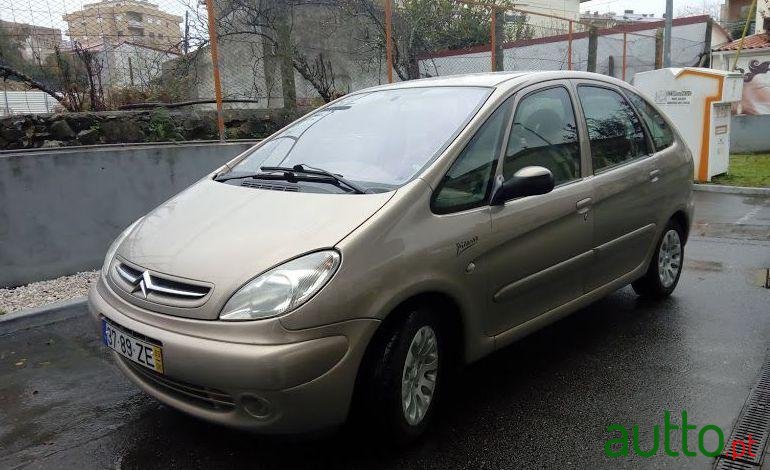 2003' Citroen Xsara Picasso 2.0 Hdi photo #1