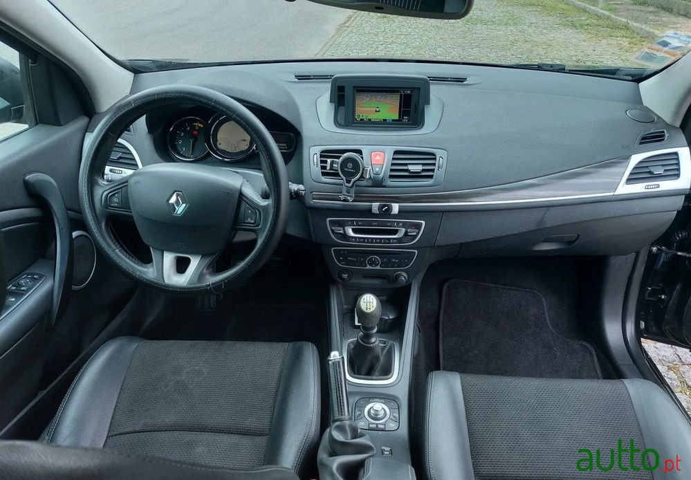 2011' Renault Mégane Sport Tourer photo #5