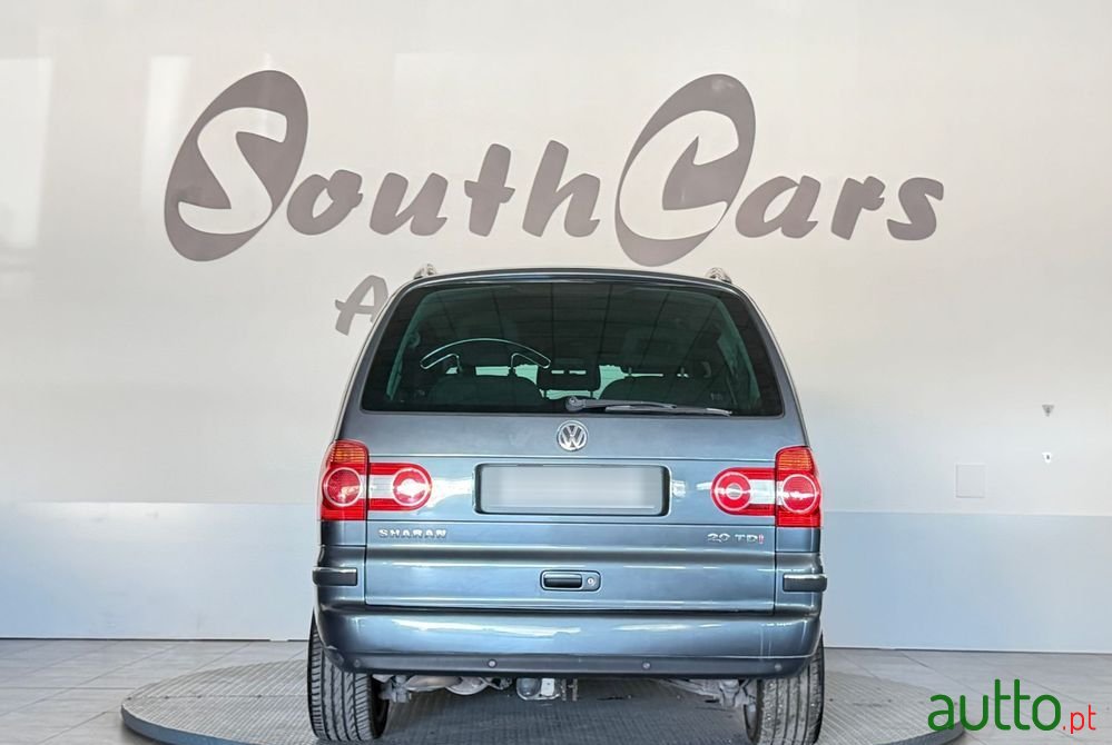 2007' Volkswagen Sharan 2.0 Tdi Freestyle photo #4