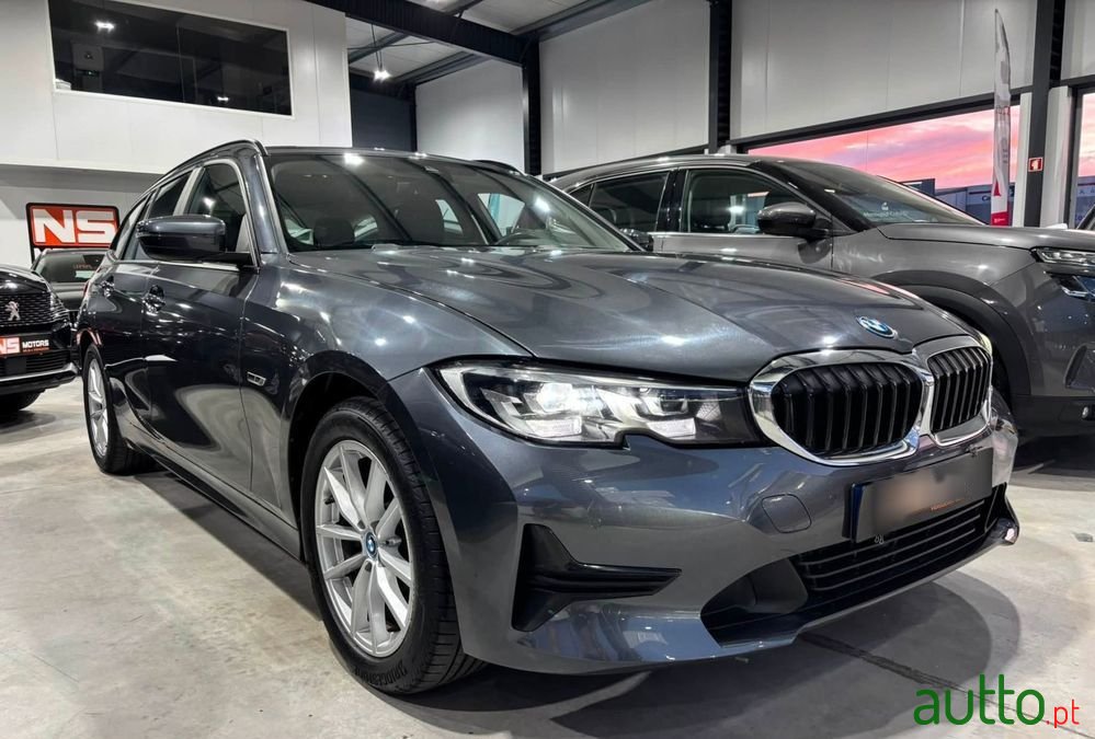 2022' BMW Série 3 photo #2