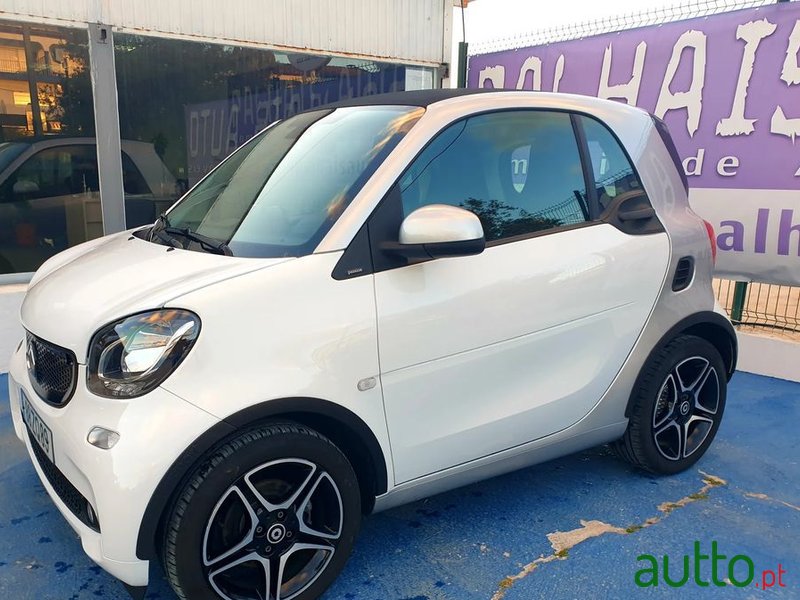 2019' Smart Fortwo photo #3