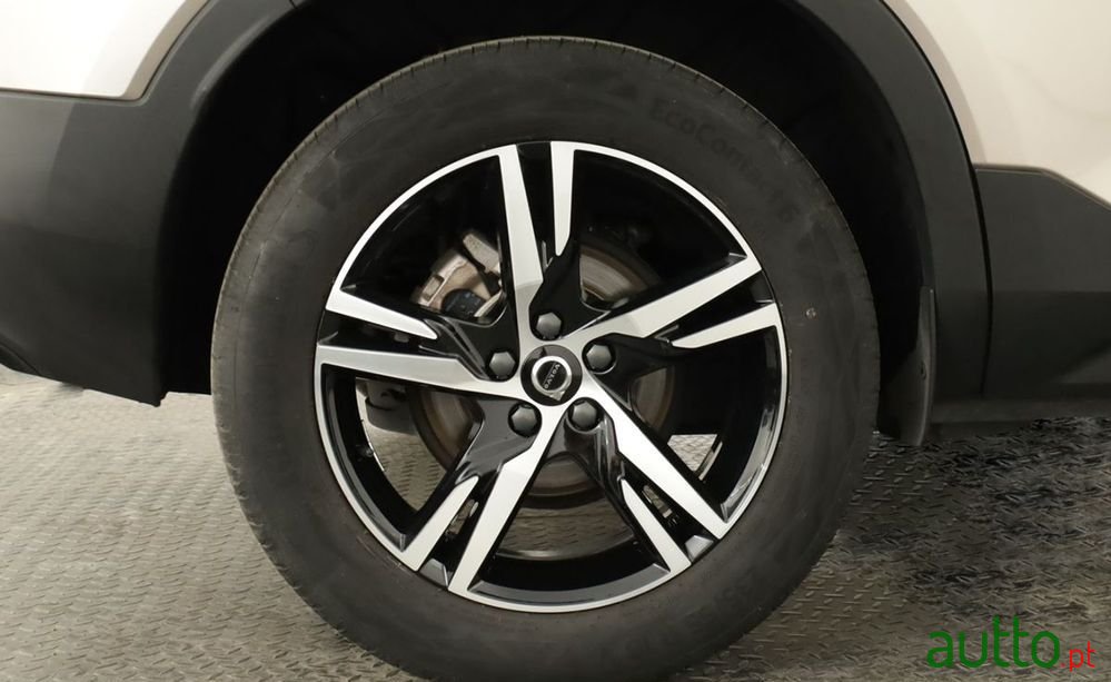 2024' Volvo Xc 40 photo #5