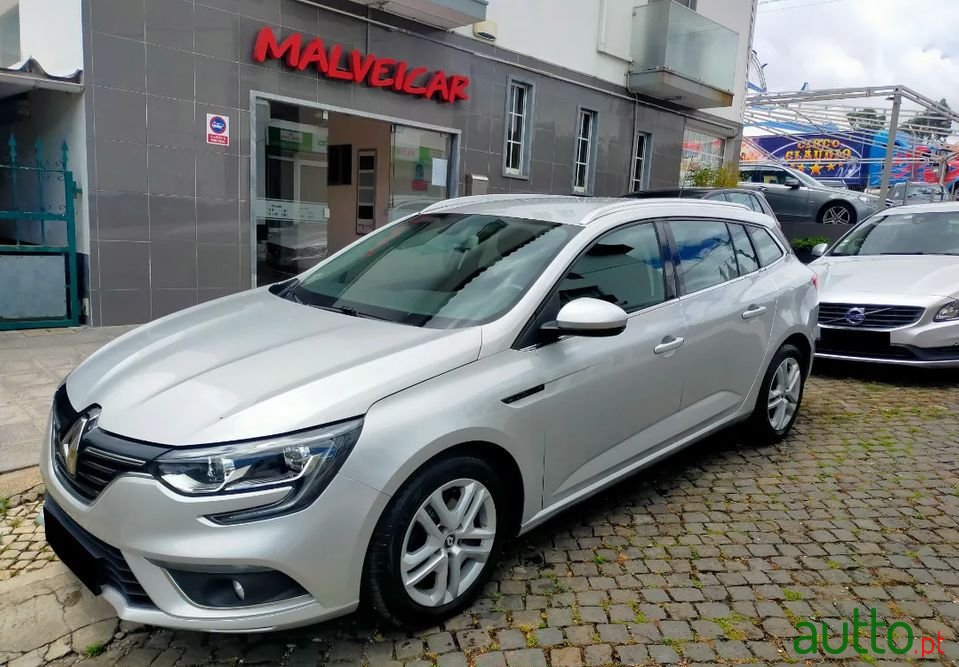 2017' Renault Megane Sport Tourer photo #1