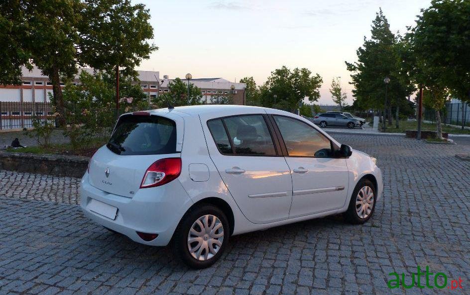2012' Renault Clio 1.5 Dci Confort photo #1