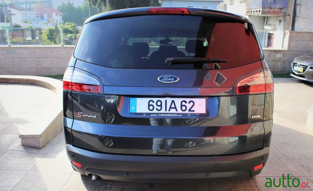 2009' Ford S-Max photo #6