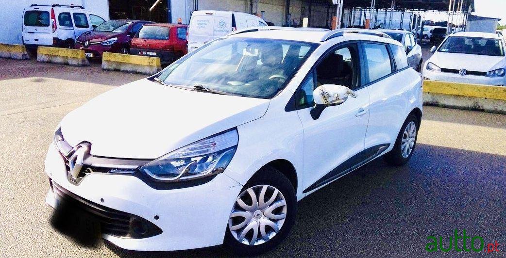 2015' Renault Clio Sport Tourer photo #2