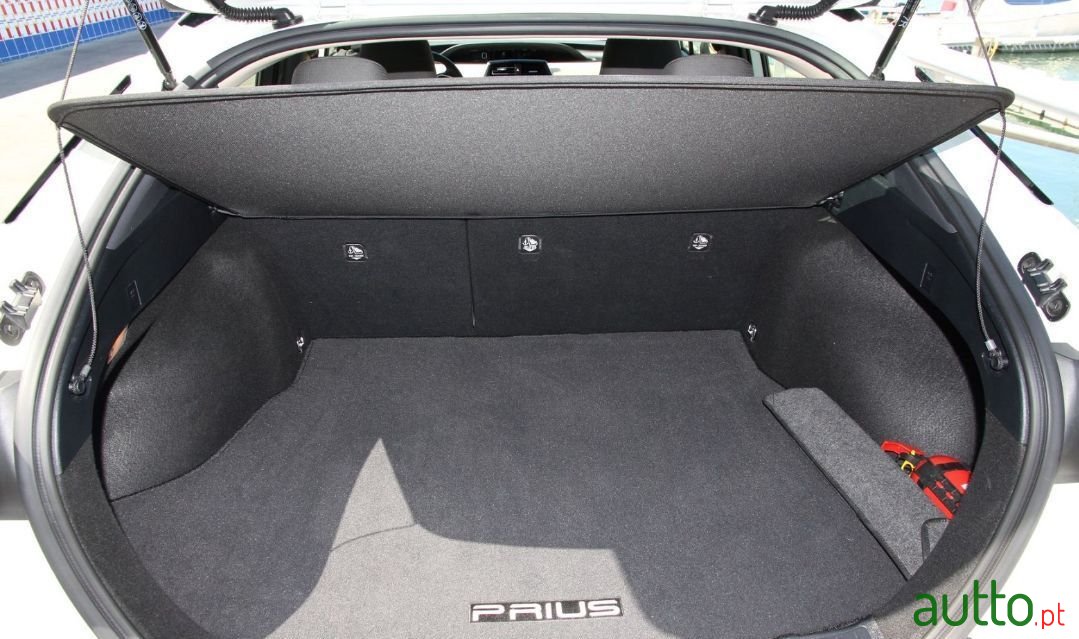 2016' Toyota Prius photo #6