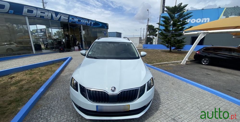 2019' Skoda Octavia Break photo #4