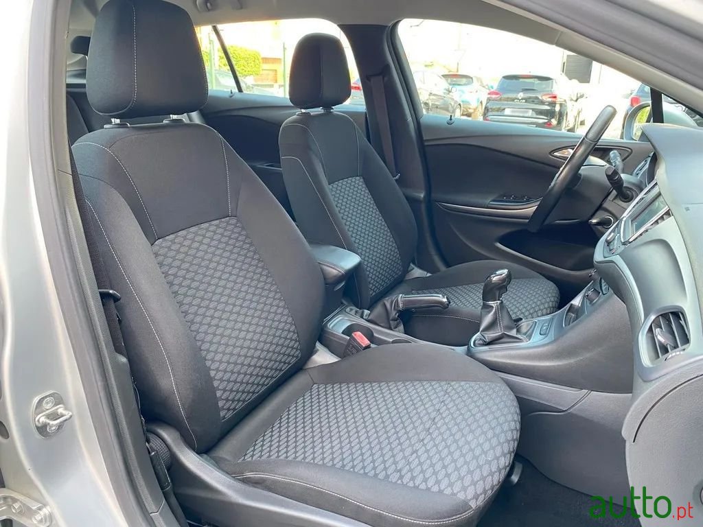 2017' Opel Astra Sports Tourer photo #5