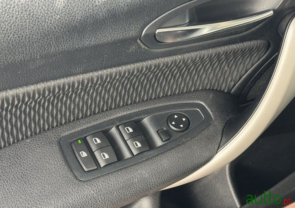 2016' BMW Série 1 D Line Urban photo #4