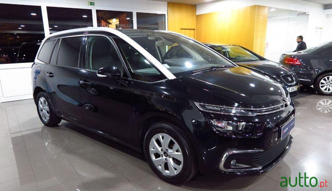 2017' Citroen C4 Grand Picasso photo #2