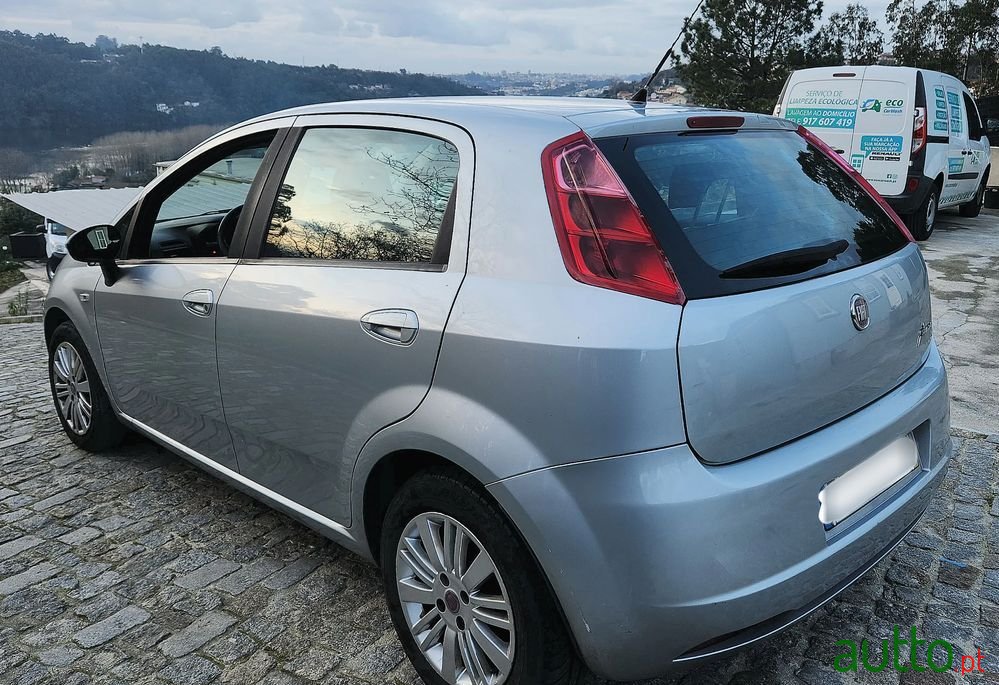 2009' Fiat Grande Punto photo #4