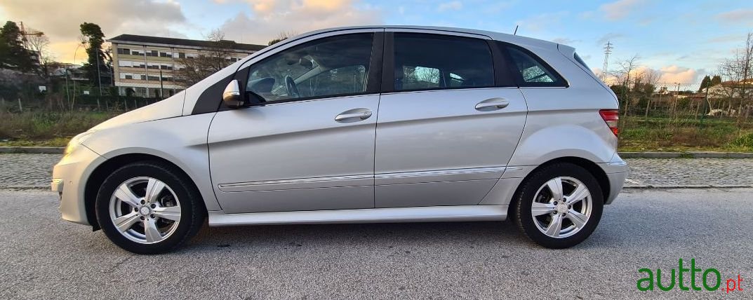 2010' Mercedes-Benz B-200 Cdi Aut. photo #2