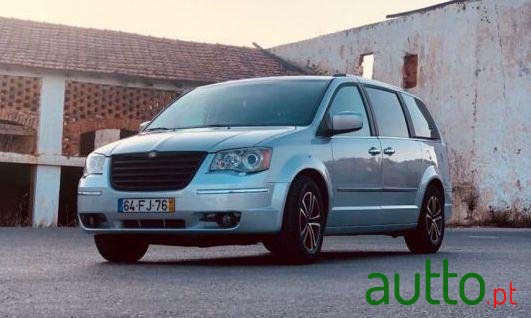 2008' Chrysler Grand Voyager Stow-N-Go photo #3