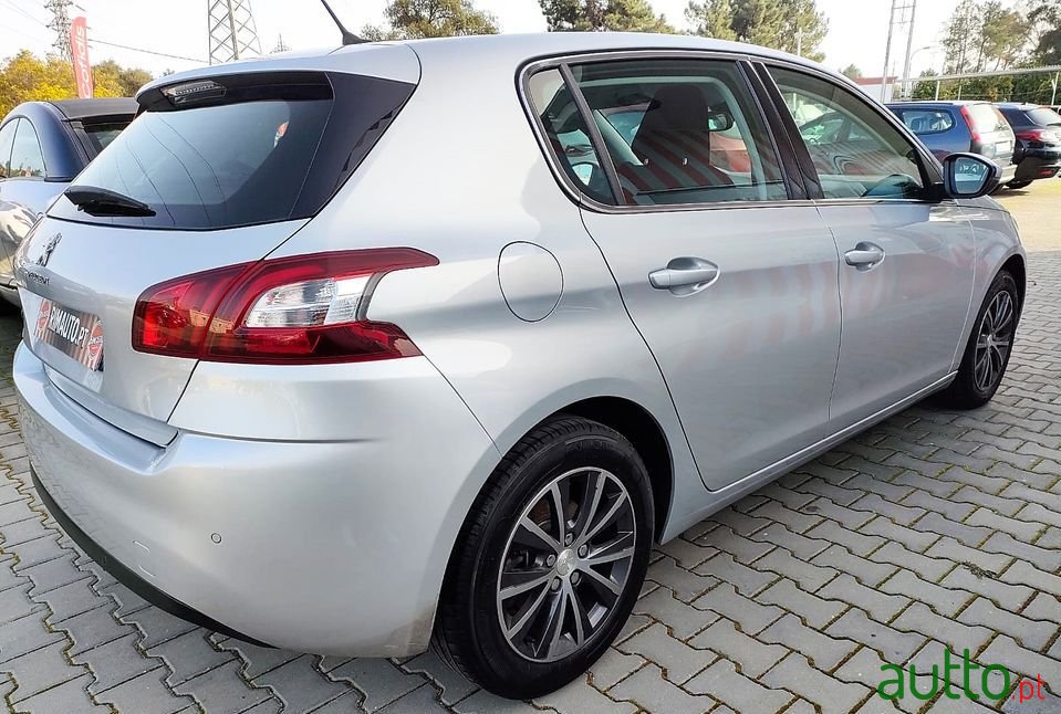 2014' Peugeot 308 photo #2