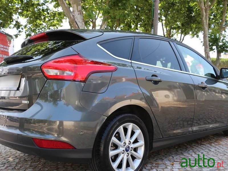 2015' Ford Focus 1.0 Scti Titanium photo #6