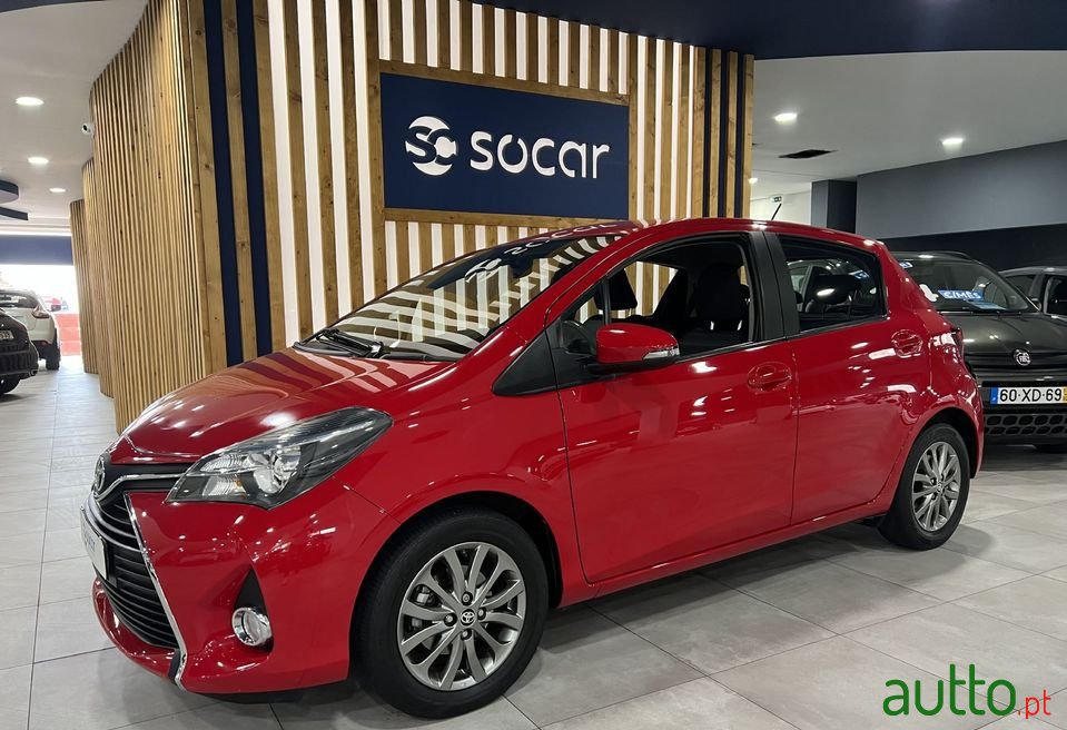 2017' Toyota Yaris photo #1