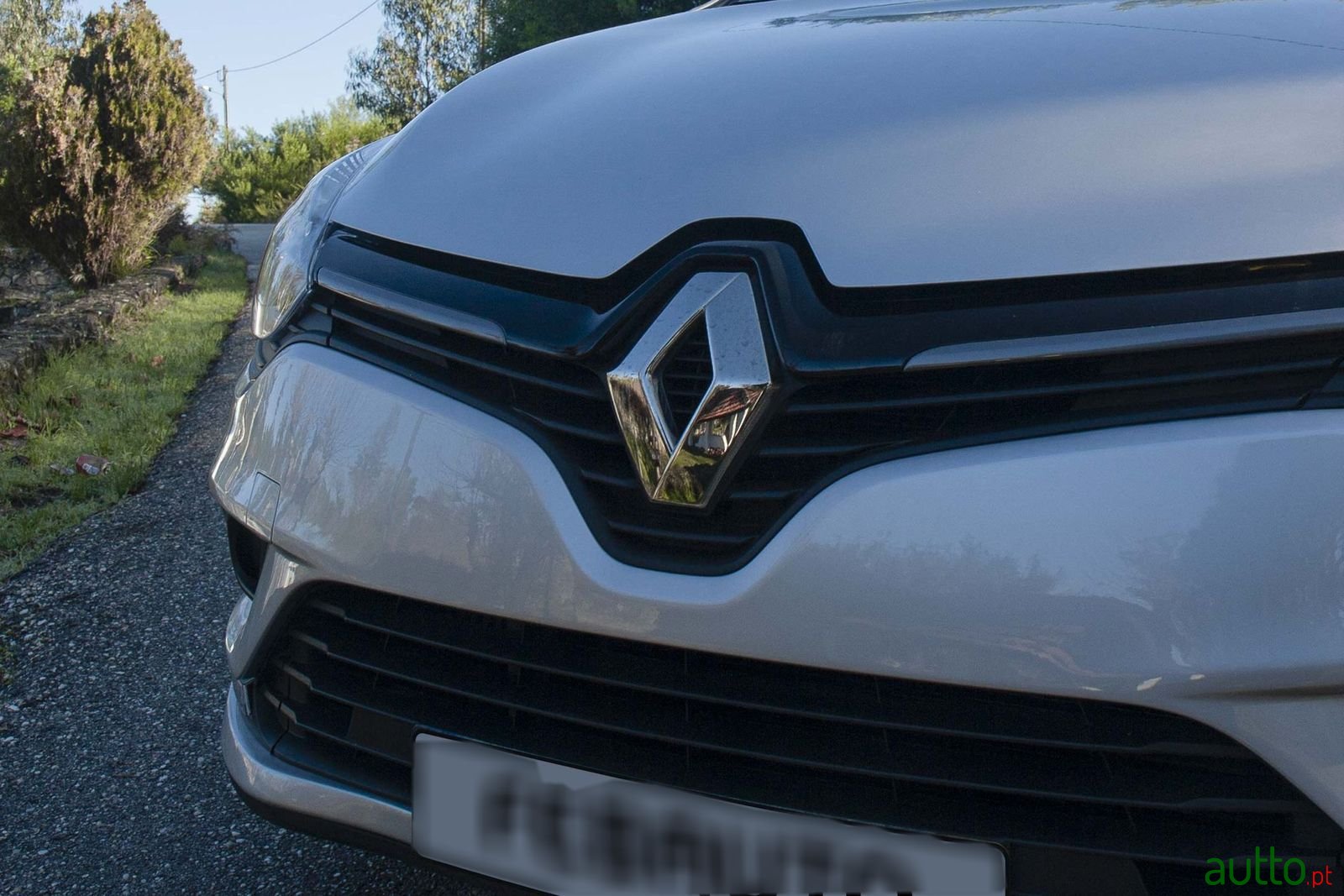 2016' Renault Clio Sport Tourer photo #2
