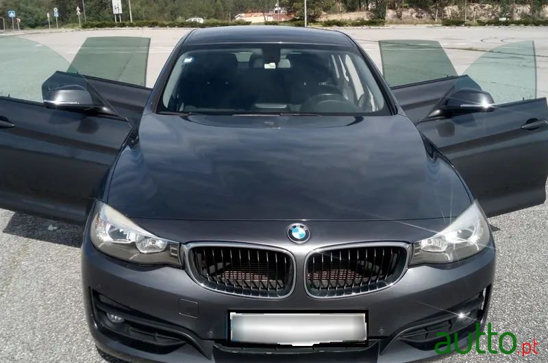 2014' BMW 318 Gran Turismo photo #4