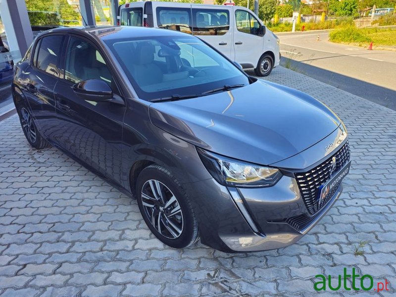 2023' Peugeot 208 photo #3