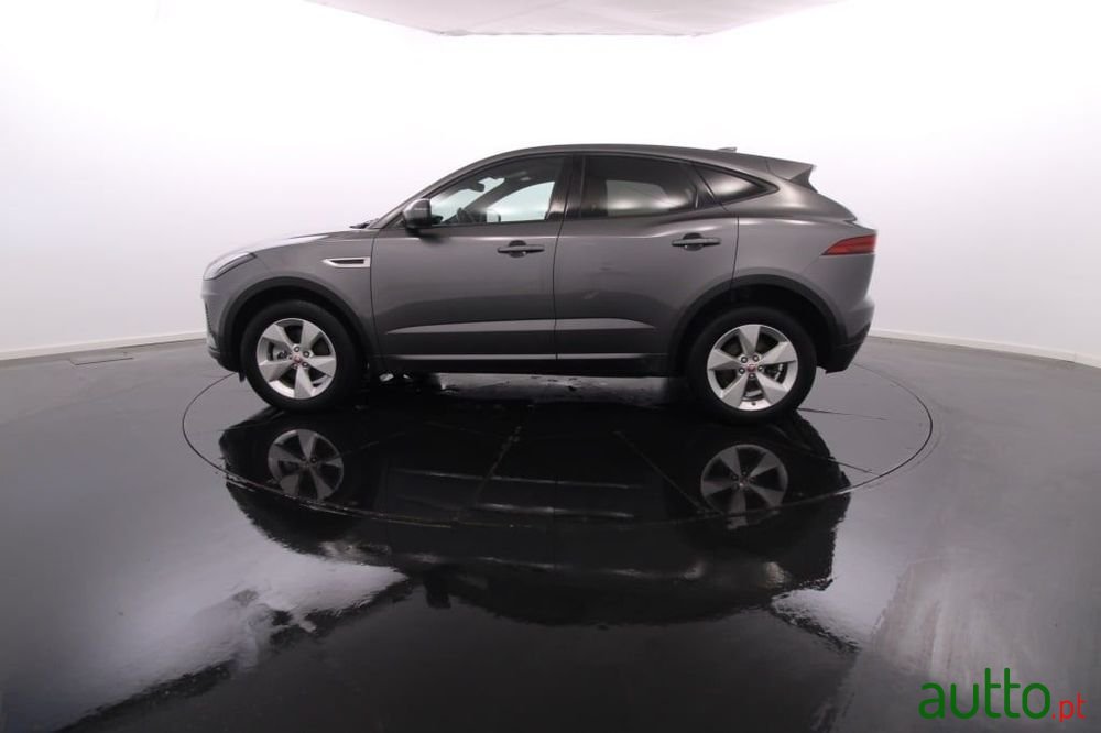 2018' Jaguar E-Pace 2.0 I4D R-Dynamic S photo #3