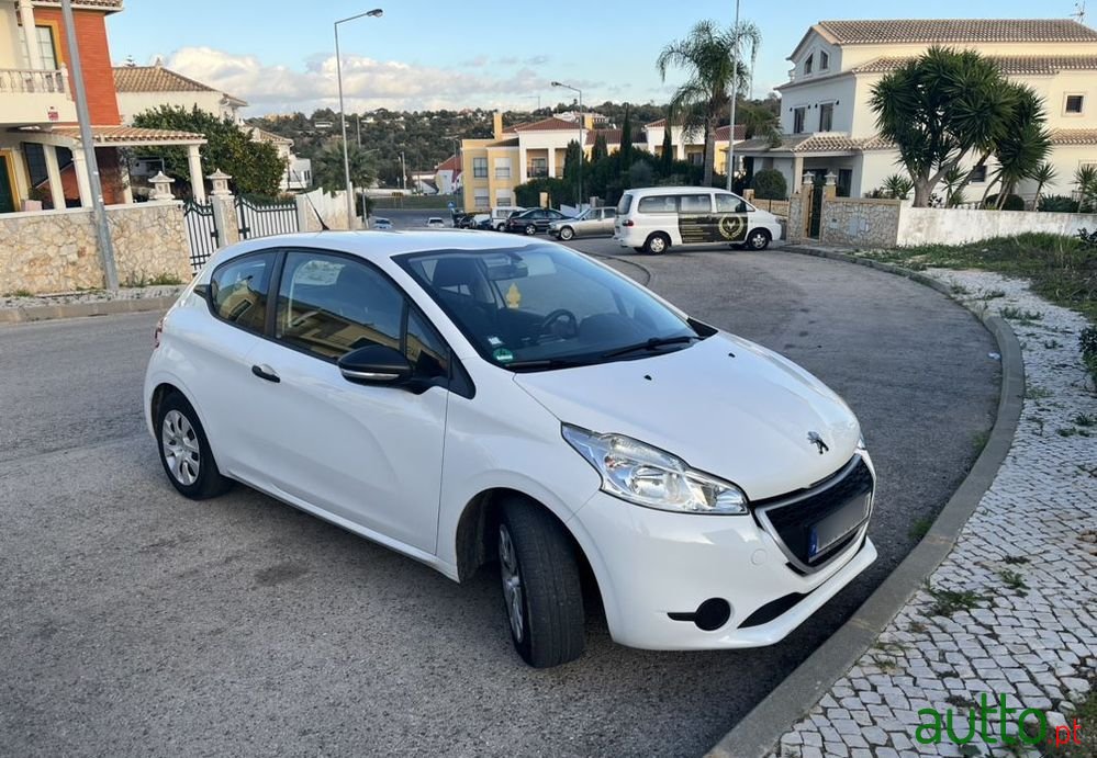 2014' Peugeot 208 1.0 Vti Access photo #1