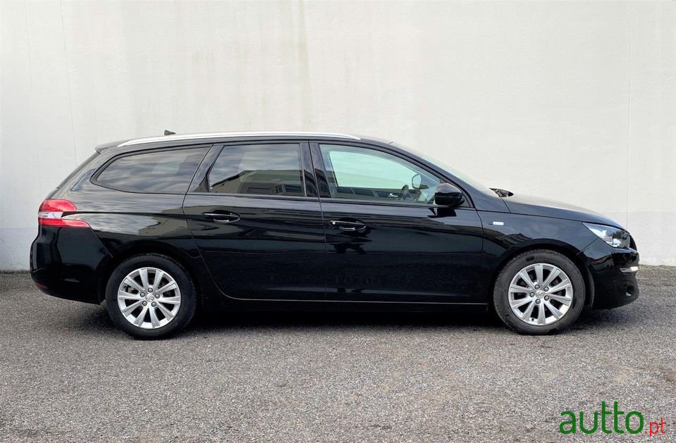 2017' Peugeot 308 Sw photo #3