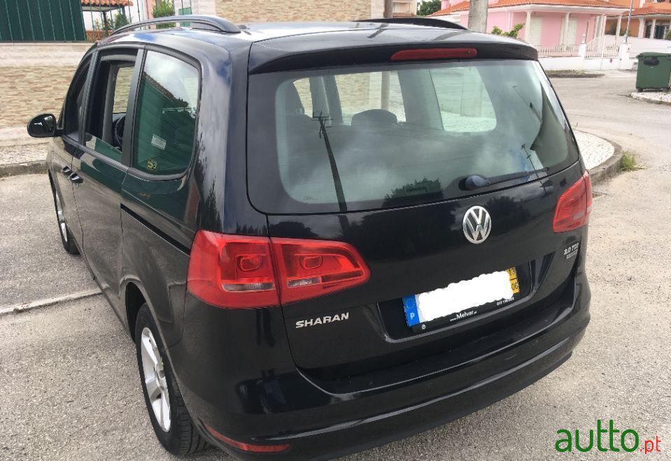 2013' Volkswagen Sharan photo #2