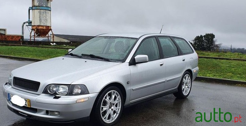 2003' Volvo V40 Sport photo #3