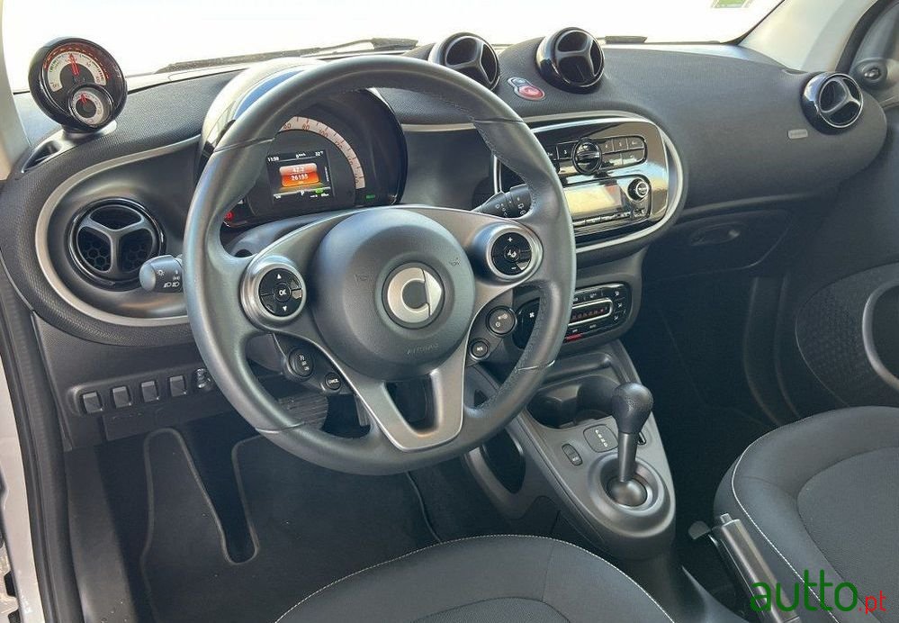 2018' Smart Fortwo Electric Drive Passion photo #2