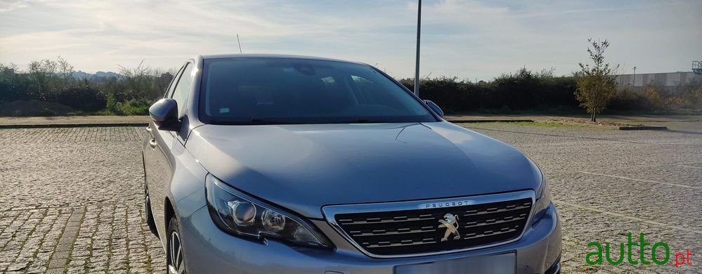 2018' Peugeot 308 Bluehdi 130 Allure photo #2