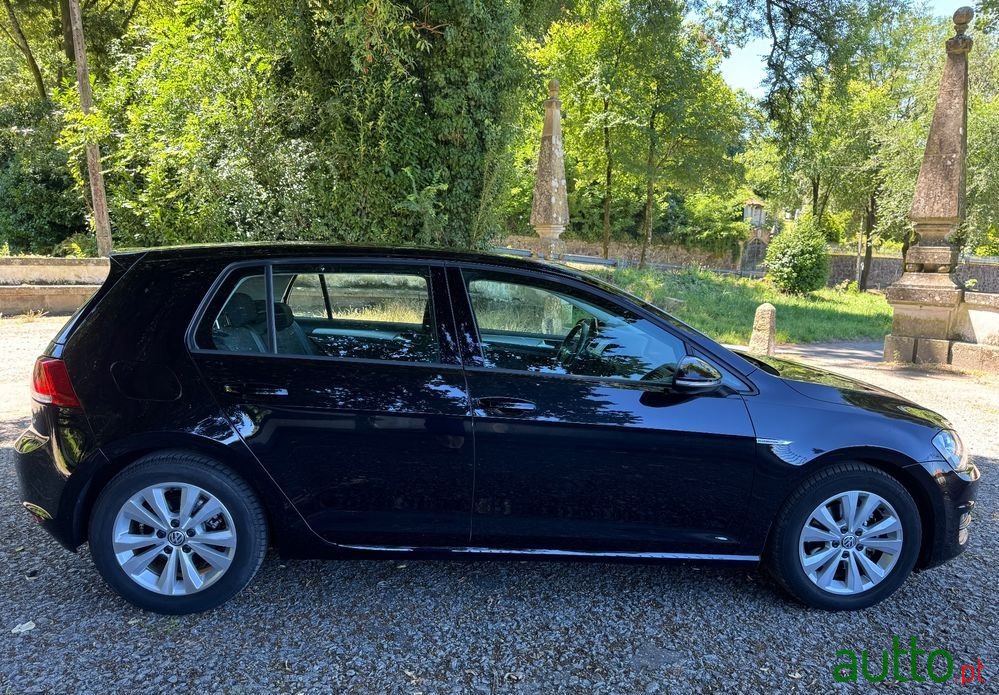 2015' Volkswagen Golf photo #6