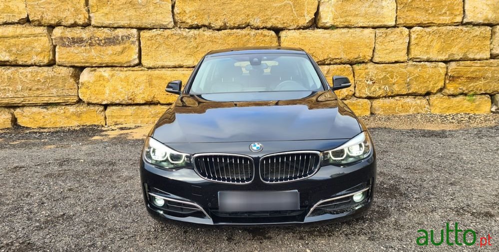 2017' BMW 318 Gran Turismo photo #5