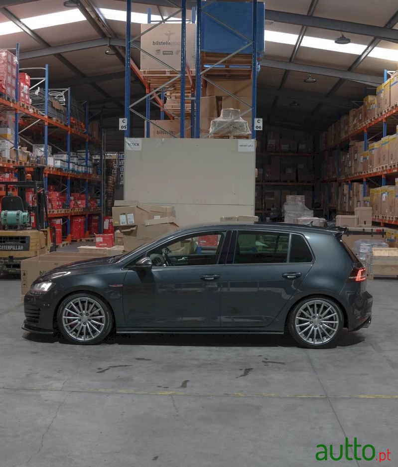 2016' Volkswagen Golf photo #6