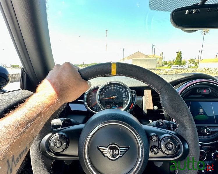 2020' MINI Cooper photo #5