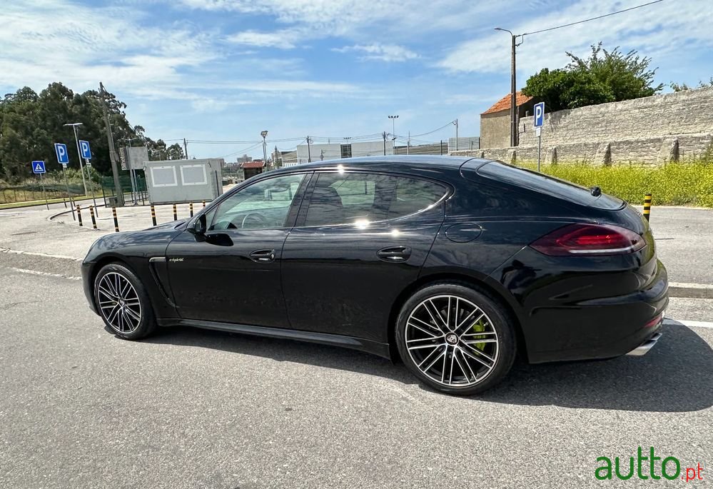 2014' Porsche Panamera 4 E-Hybrid photo #2