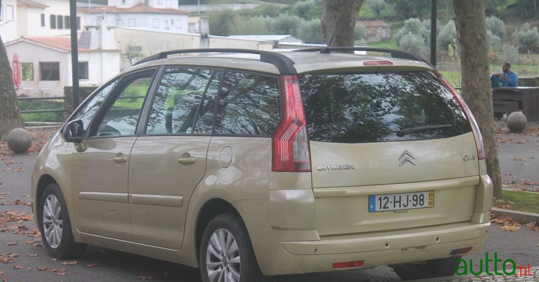 2009' Citroen C4 Grand Picasso photo #2