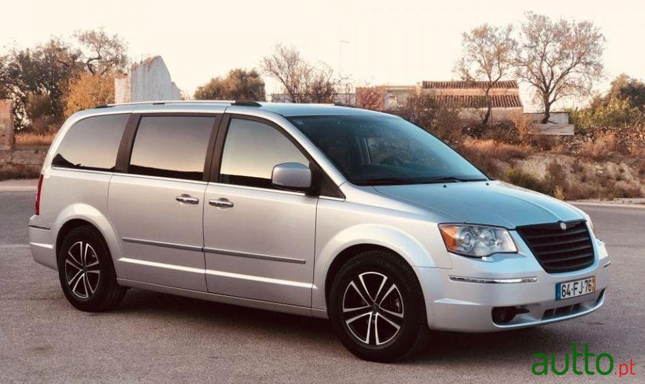 2008' Chrysler Grand Voyager Stow-N-Go photo #2