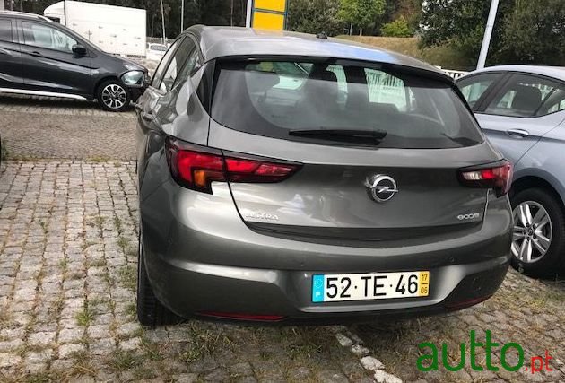 2017' Opel Astra photo #3