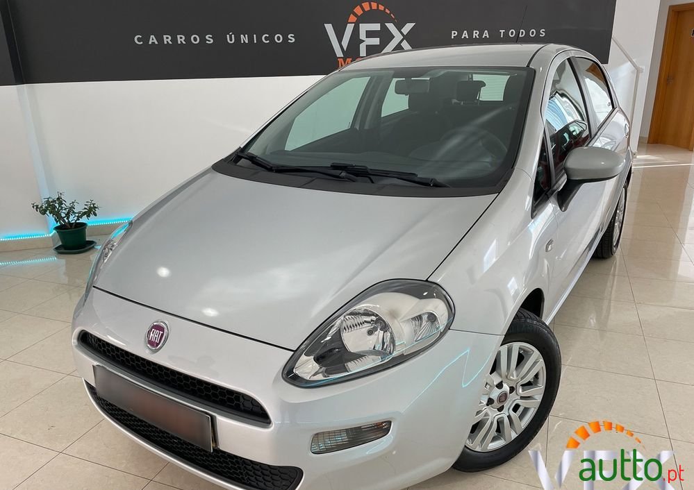 2014' Fiat Punto photo #1